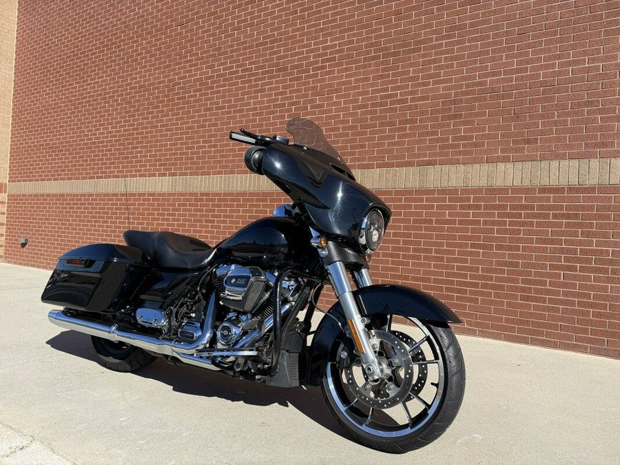 FLHX 2018 Street Glide®