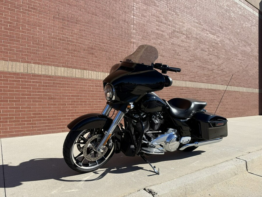 FLHX 2018 Street Glide®