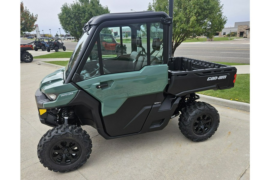 2026 Can-Am Defender DPS CAB HD9