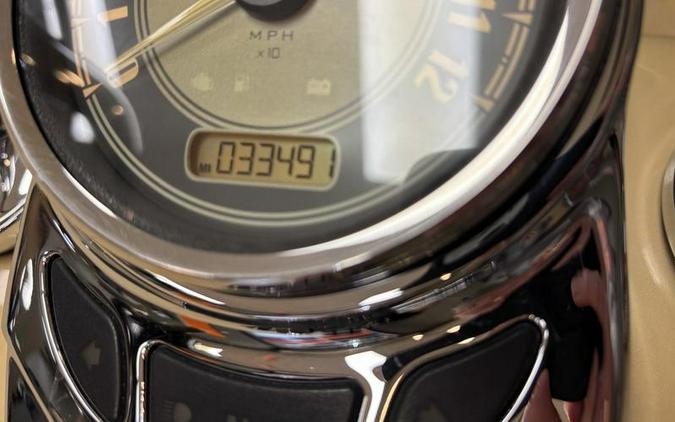 2014 Harley-Davidson® FLSTC - Heritage Softail® Classic