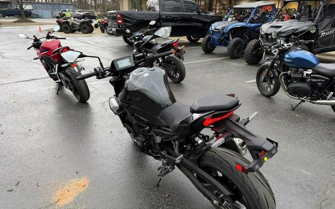 2025 Kawasaki Z900 ABS Metallic Spark Black/Metallic Carbon Gray