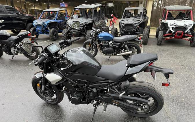 2025 Kawasaki Z900 ABS Metallic Spark Black/Metallic Carbon Gray