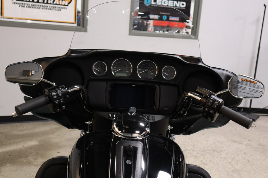 2024 Harley-Davidson Tri Glide Ultra Trike FLHTCUTG