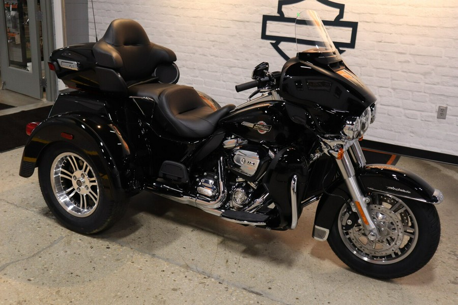 2024 Harley-Davidson Tri Glide Ultra Trike FLHTCUTG