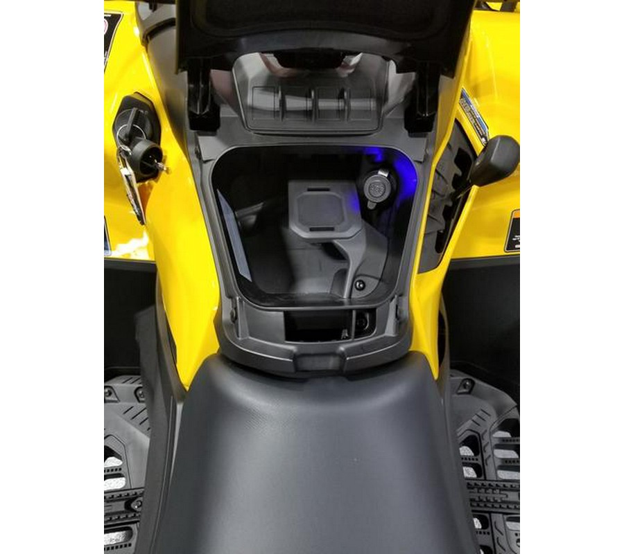 2024 Can-Am® Outlander MAX XT 700