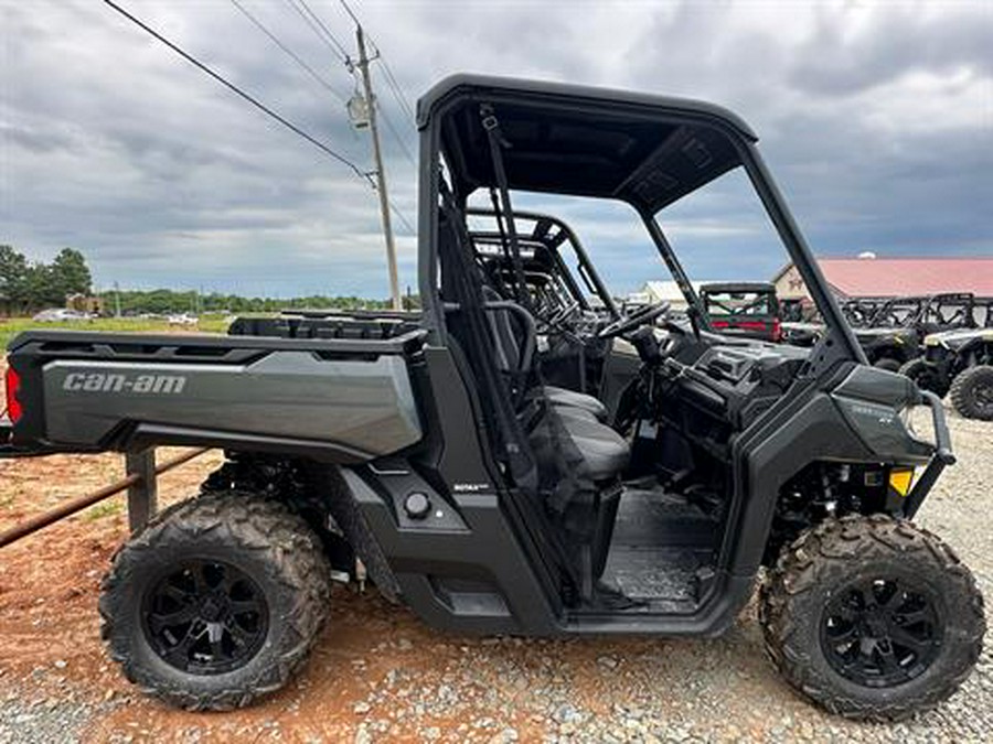 2024 Can-Am Defender XT HD7