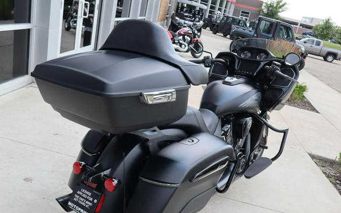 2021 Indian Motorcycle® Challenger® Dark Horse Thunder Black Smoke