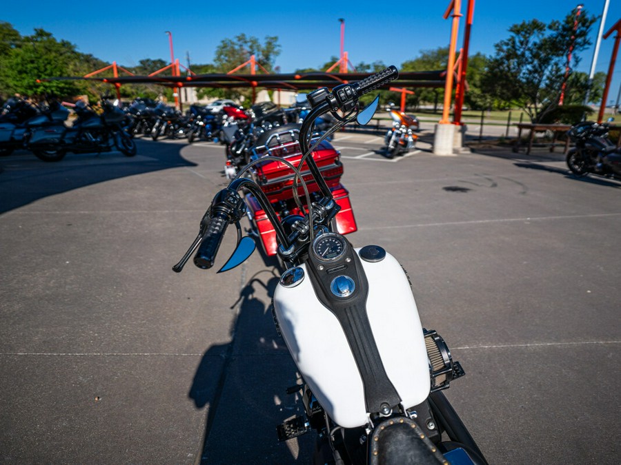 Custom 2016 Dyna Street Bob FXDB103