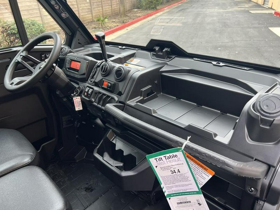 2026 Can-Am® Defender MAX DPS CAB HD10