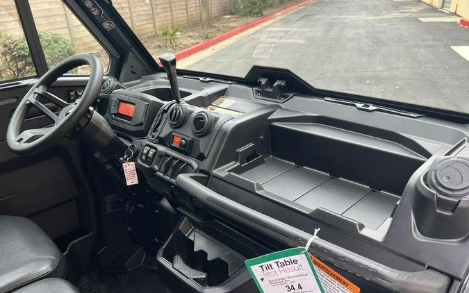 2026 Can-Am® Defender MAX DPS CAB HD10
