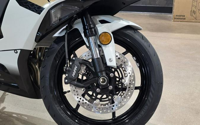 2026 Kawasaki Ninja® ZX™-6R ABS