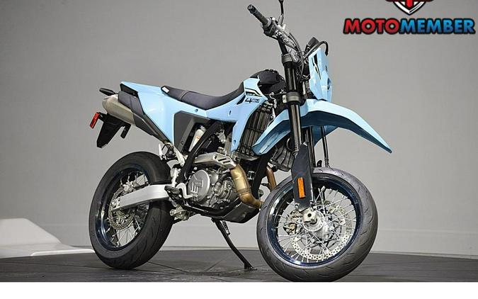 2025 Suzuki DR-Z4SM
