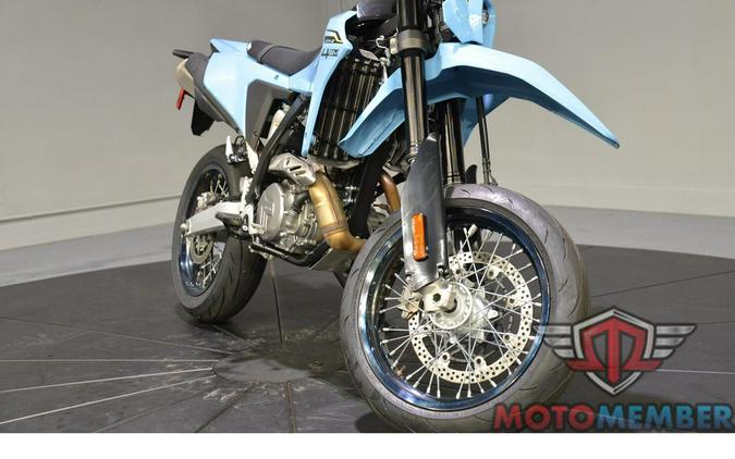 2025 Suzuki DR-Z4SM