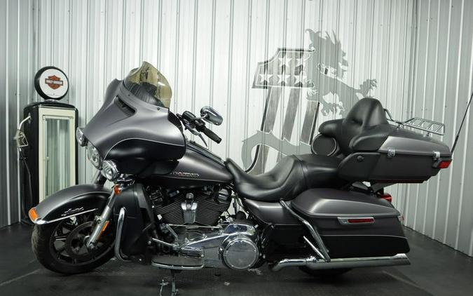 2017 Harley-Davidson® FLHTKL - Ultra Limited Low