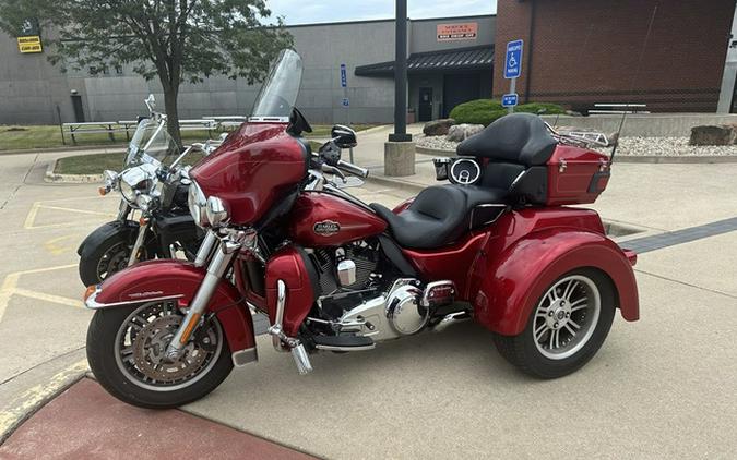 2013 Harley-Davidson FLHTCUTG - Tri Glide Ultra Classic