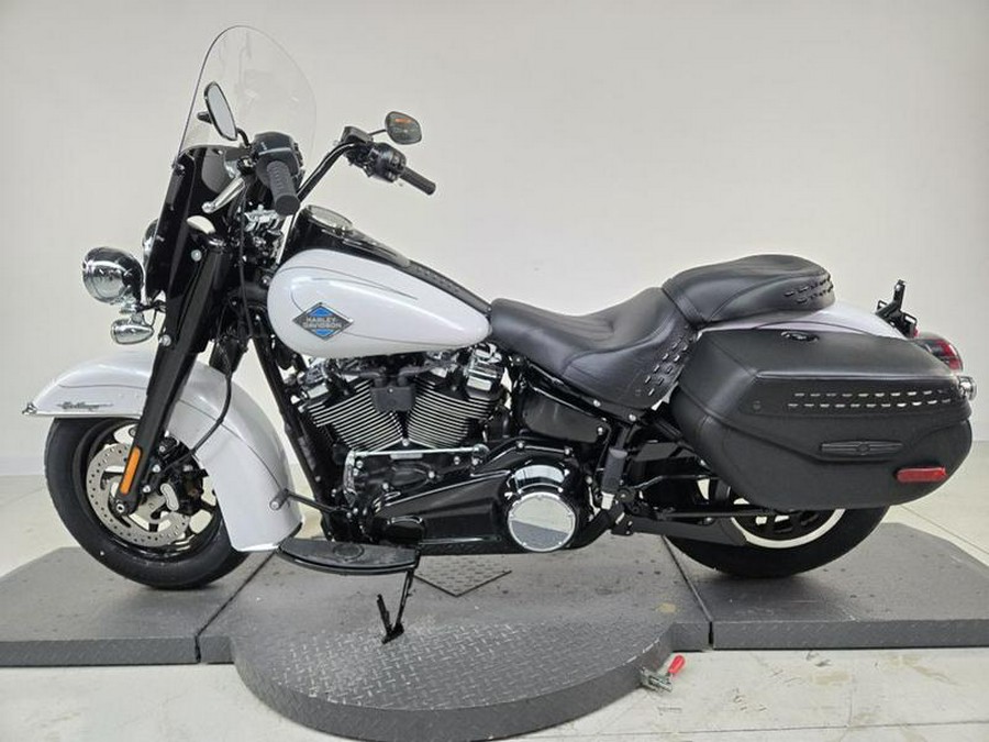 2025 Harley-Davidson® FLHC - Heritage Classic