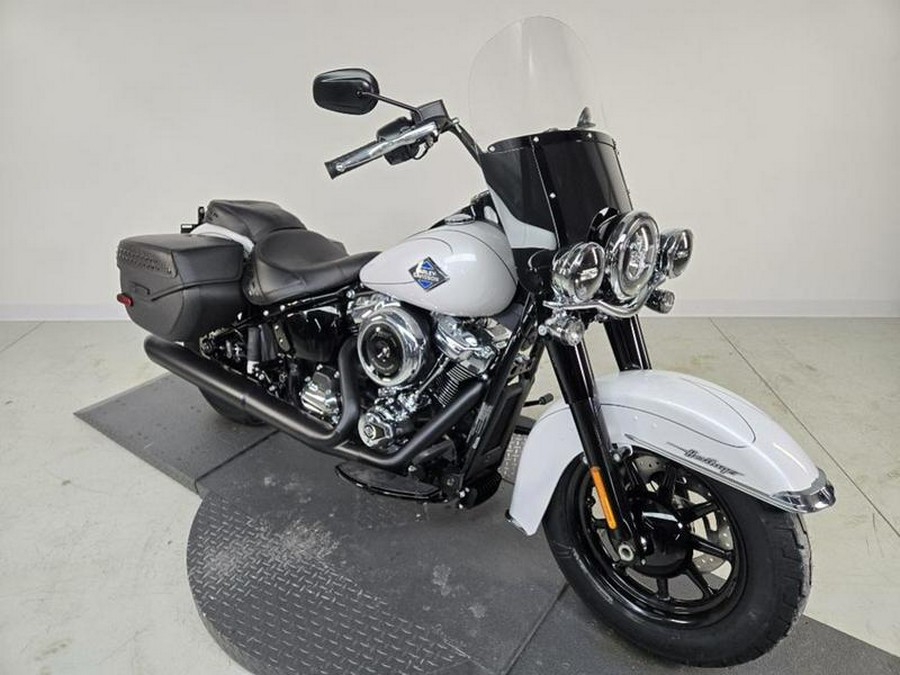 2025 Harley-Davidson® FLHC - Heritage Classic