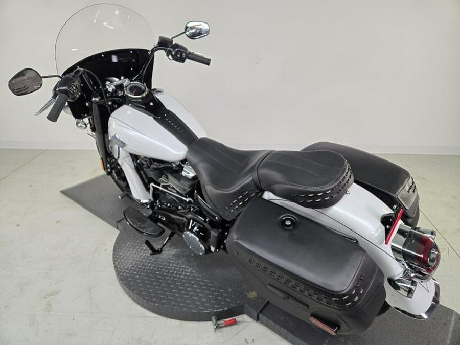 2025 Harley-Davidson® FLHC - Heritage Classic