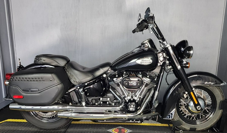 2021 Harley-Davidson Heritage Classic 114 FLHCS BLACK W/PINSTRIPE