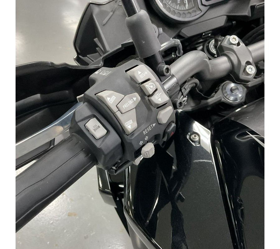 2022 Kawasaki Versys® 1000 SE LT+