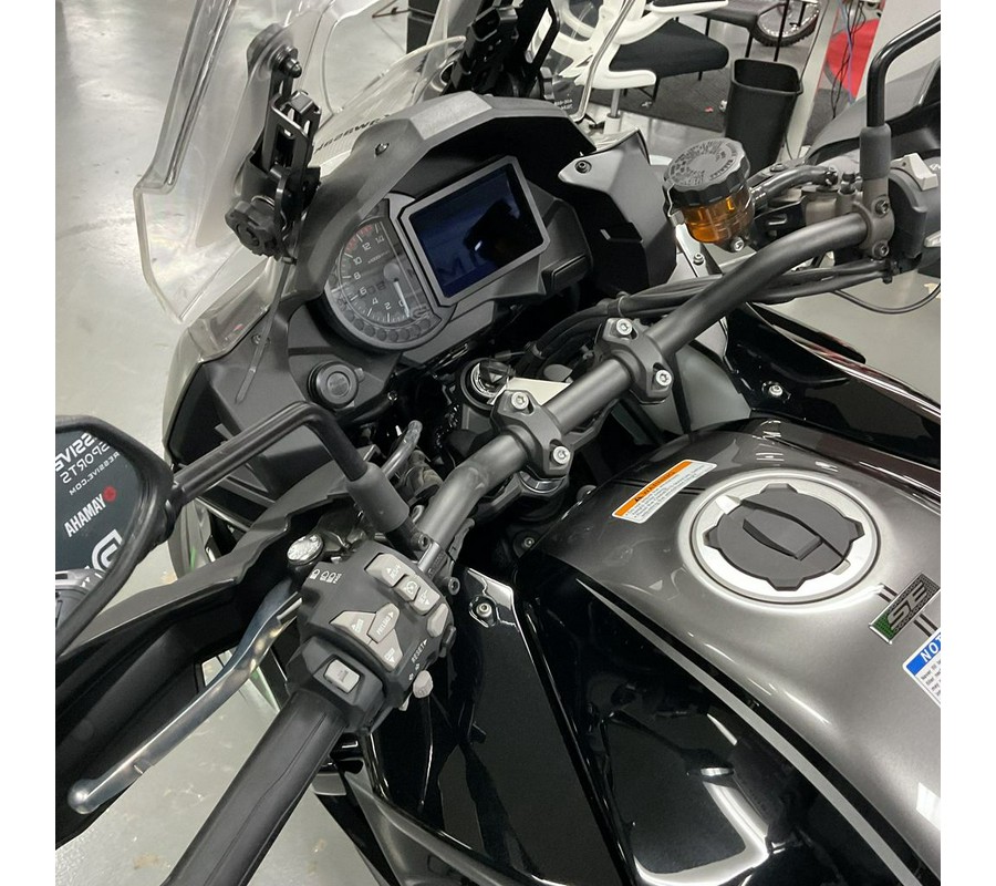 2022 Kawasaki Versys® 1000 SE LT+