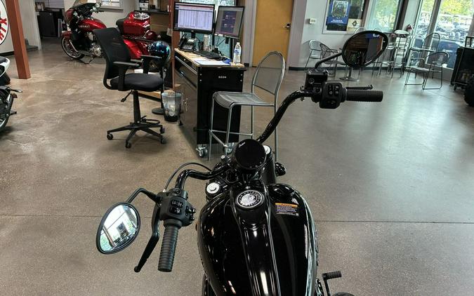 2026 Indian Motorcycle® Chief® Vintage Black Metallic