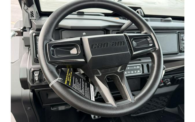 2026 Can-Am DEFENDER XT CAB HD11