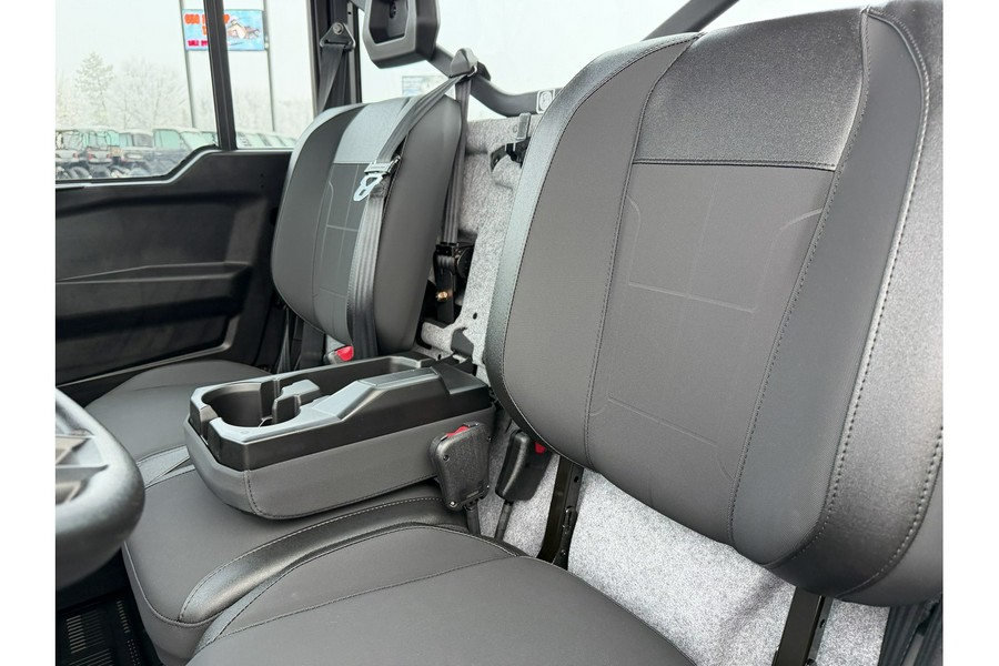 2026 Can-Am DEFENDER XT CAB HD11