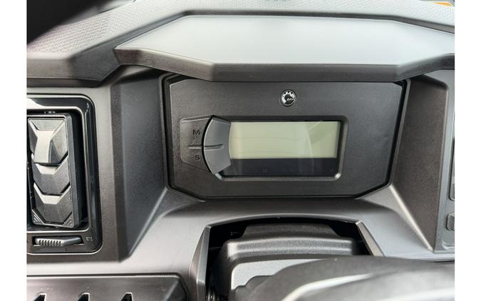 2026 Can-Am DEFENDER XT CAB HD11