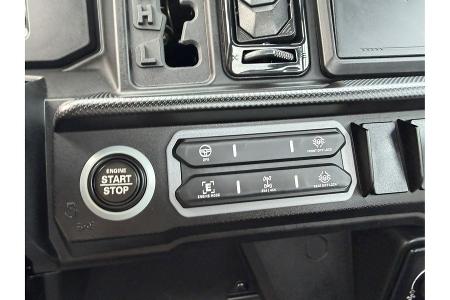 2026 Can-Am DEFENDER XT CAB HD11