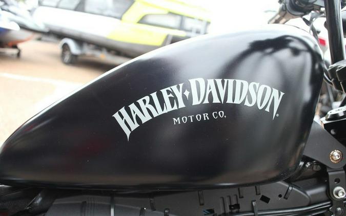 2015 Harley-Davidson XL883N - Sportster Iron 883