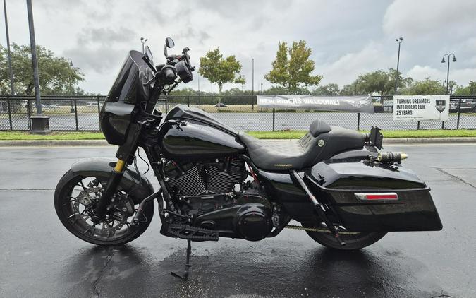 FLHRXS 2018 Road King Special