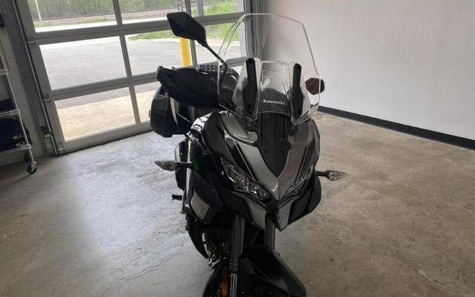 2023 Kawasaki Versys® 1000 SE LT+