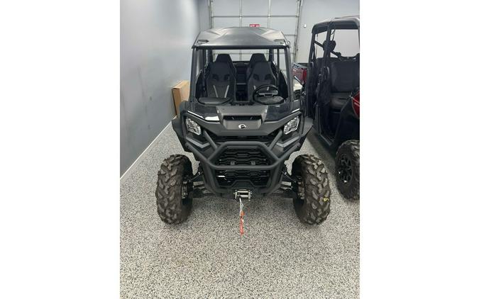 2024 Can-Am COMMANDER MAX XT 700