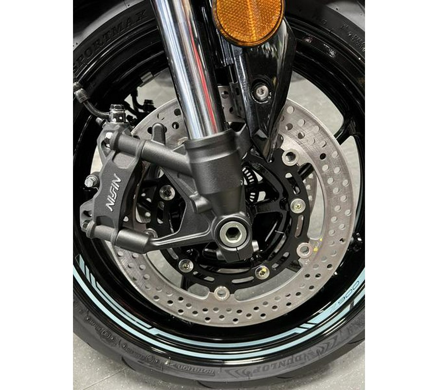 2025 Kawasaki Z900 ABS Galaxy Silver/Metallic Spark Black