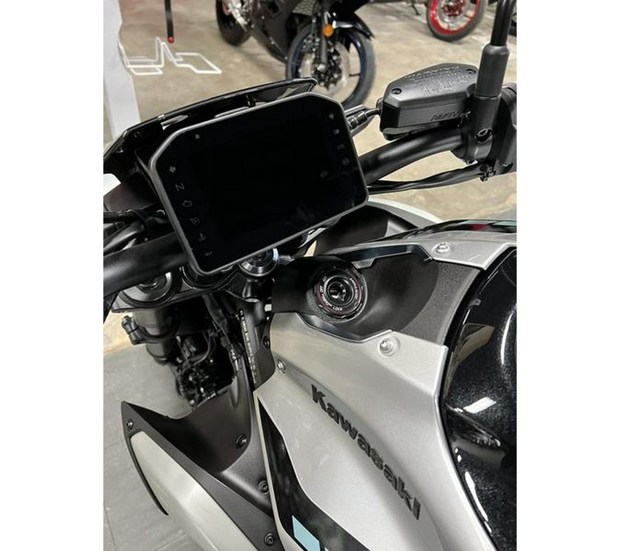 2025 Kawasaki Z900 ABS Galaxy Silver/Metallic Spark Black