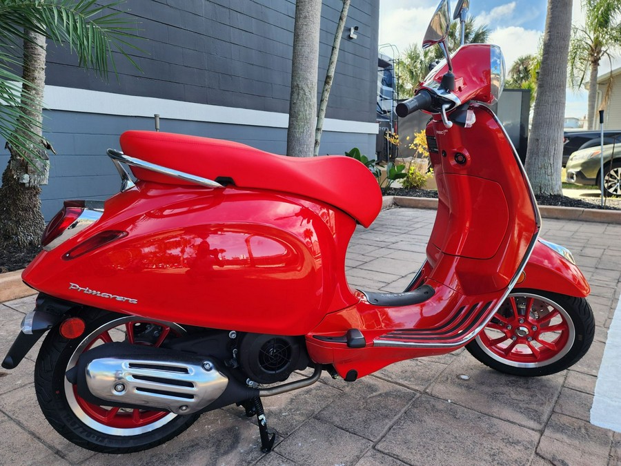 2023 Vespa Primavera 150 Red