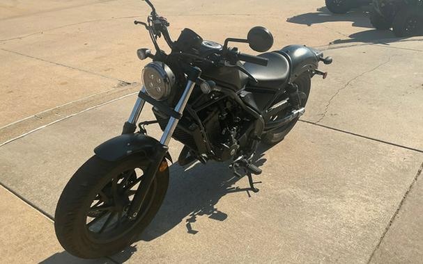 2026 Honda Rebel 300 E-Clutch