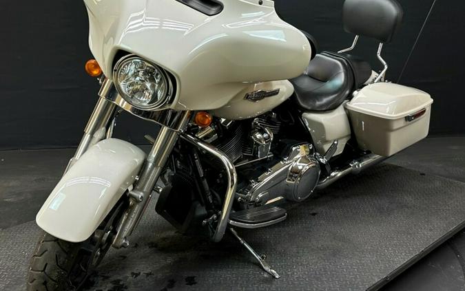 HARLEY-DAVIDSON FLHX 2022 WHITE SAND PRL