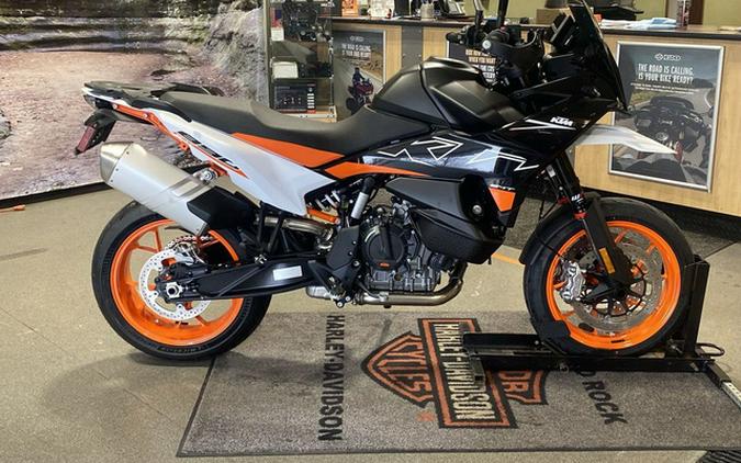 2024 KTM 890 SMT