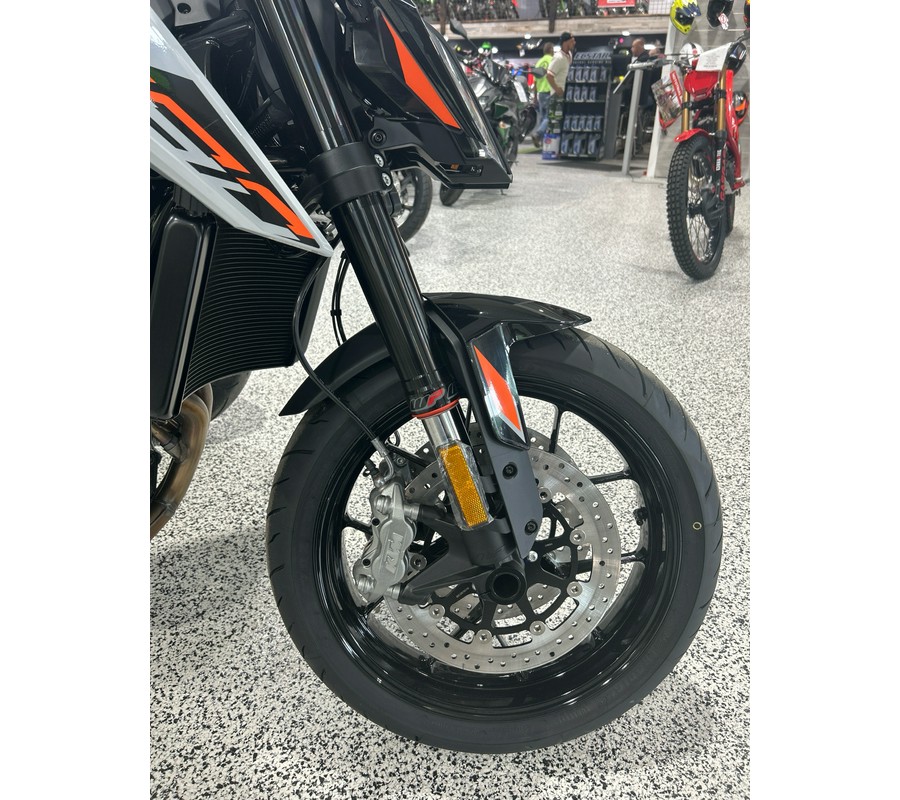 2024 KTM Duke 790