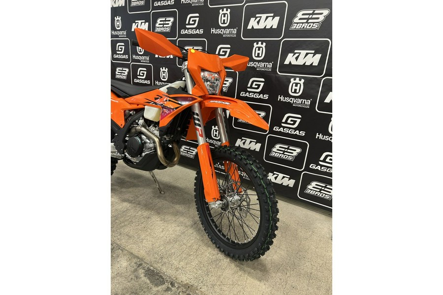 2026 450 XCF-W - KTM