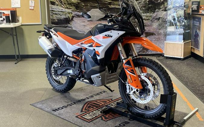 2023 KTM 890 Adventure R First Look [7 Fast Facts + 16 Photos]