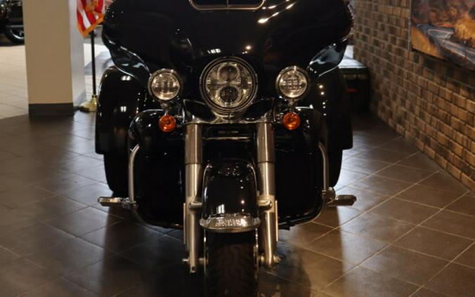 2021 Tri Glide® Ultra (FLHTCUTG)