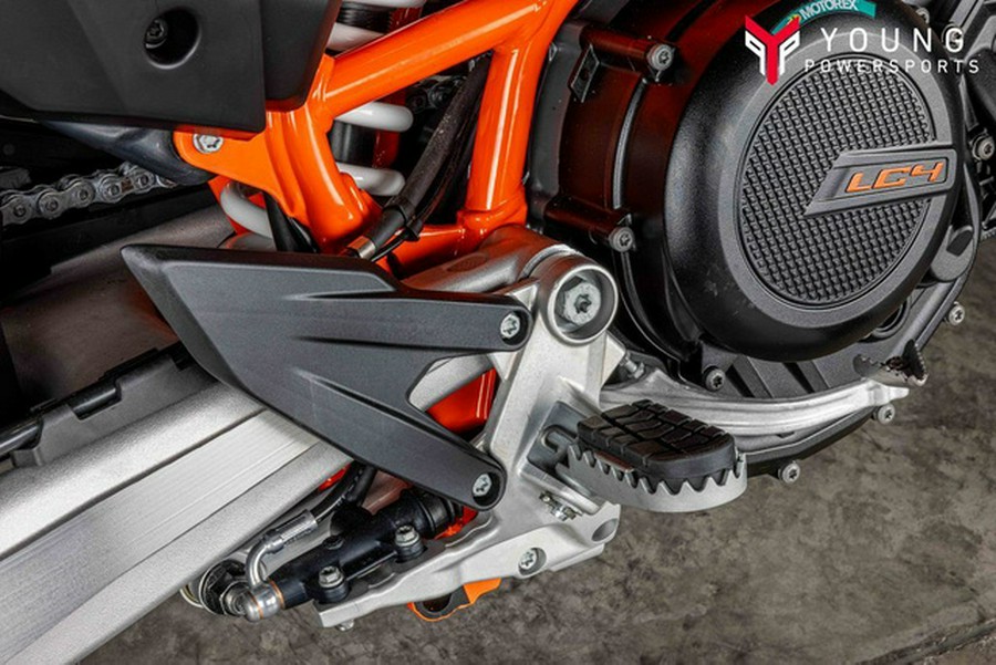 2026 KTM SMC 690 R