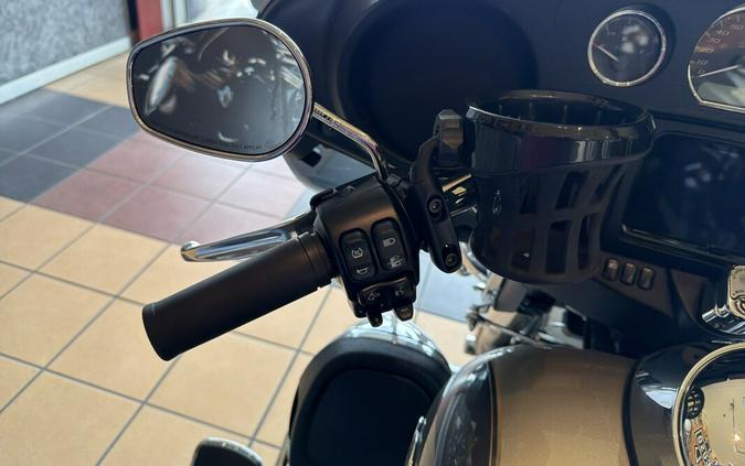 FLHTCUTG 2023 Tri Glide® Ultra