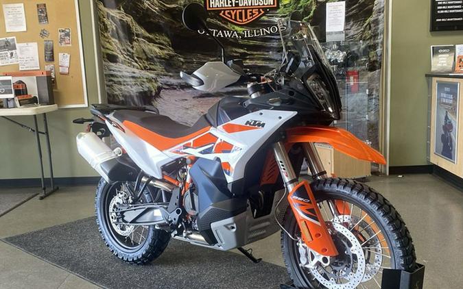 2023 KTM 890 Adventure R First Look [7 Fast Facts + 16 Photos]