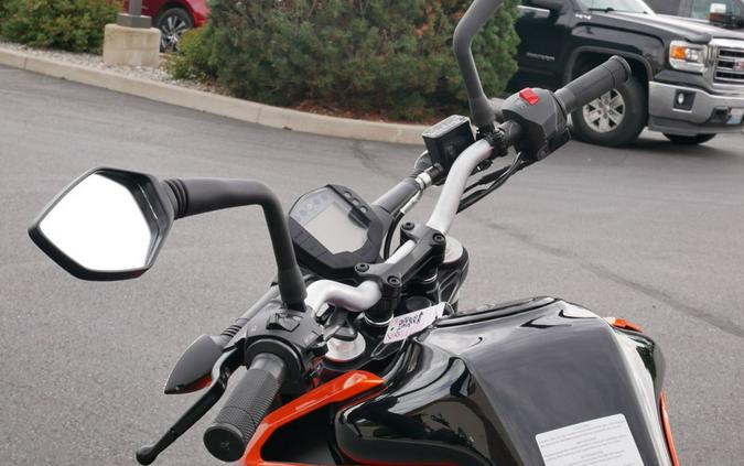 2023 KTM Duke 200