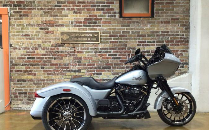 2023 Harley-Davidson Road Glide 3 Trike First Look [5 Fast Facts]