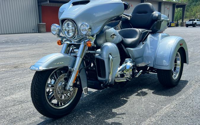 FLHTCUTG 2023 Tri Glide Ultra